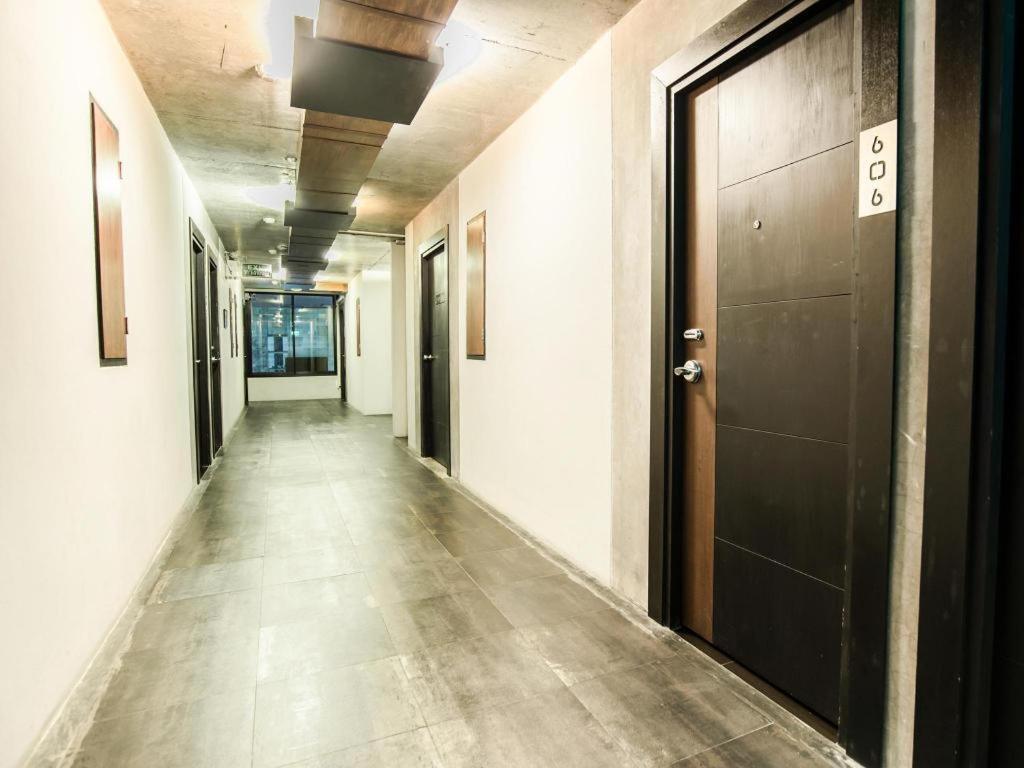 B2 Black Business And Budget Hotel Чиангмай Экстерьер фото
