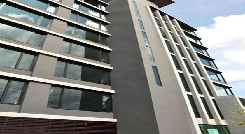 B2 Black Business And Budget Hotel Чиангмай Экстерьер фото