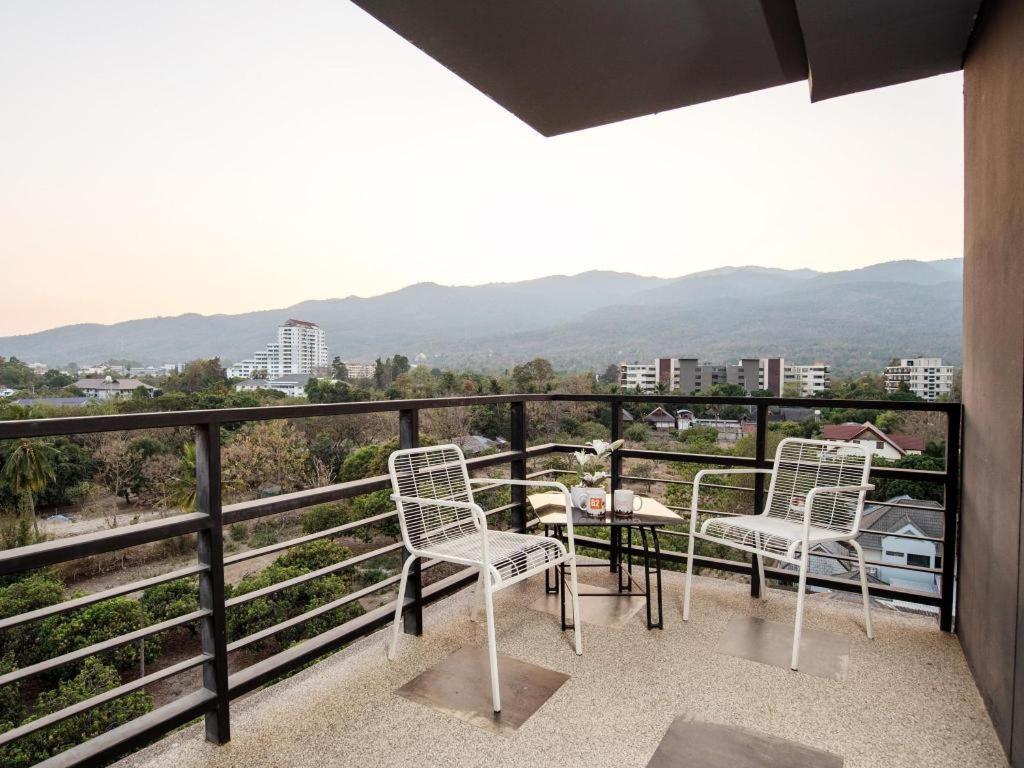 B2 Black Business And Budget Hotel Чиангмай Экстерьер фото