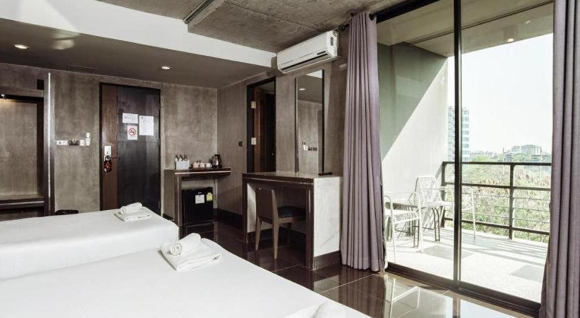 B2 Black Business And Budget Hotel Чиангмай Экстерьер фото